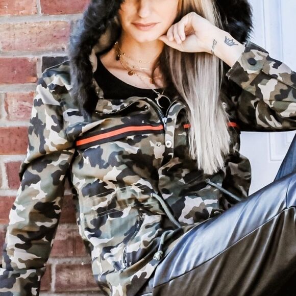 Camo Faux Fur Hooded Parka‎ - Picture 7 of 15